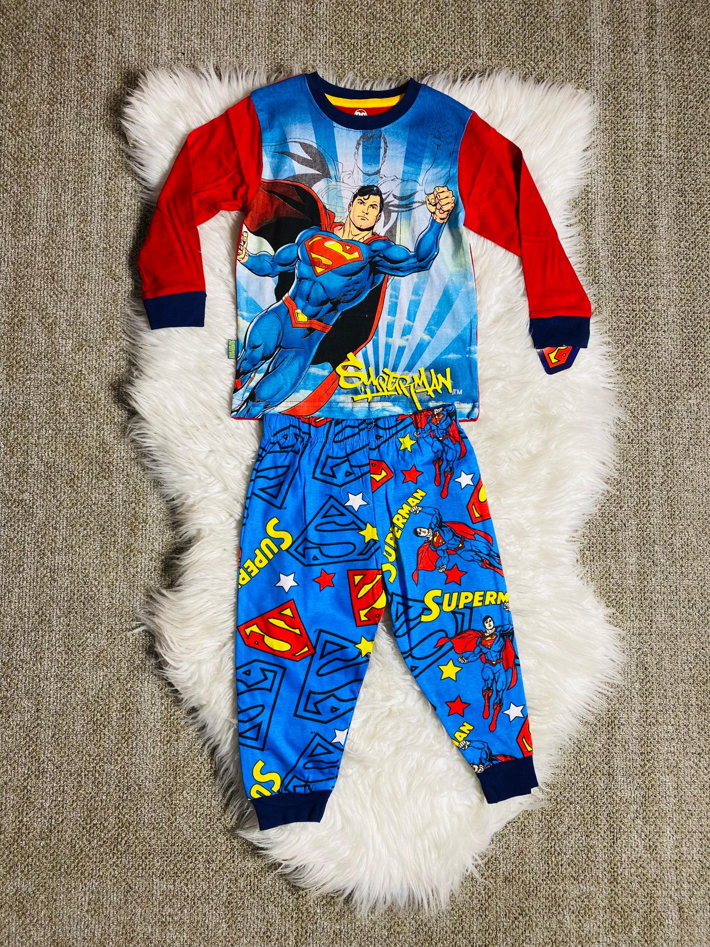 Pijama para niño Súper Man DC 2-8 años C3-SM-238N 490335 manga roja
