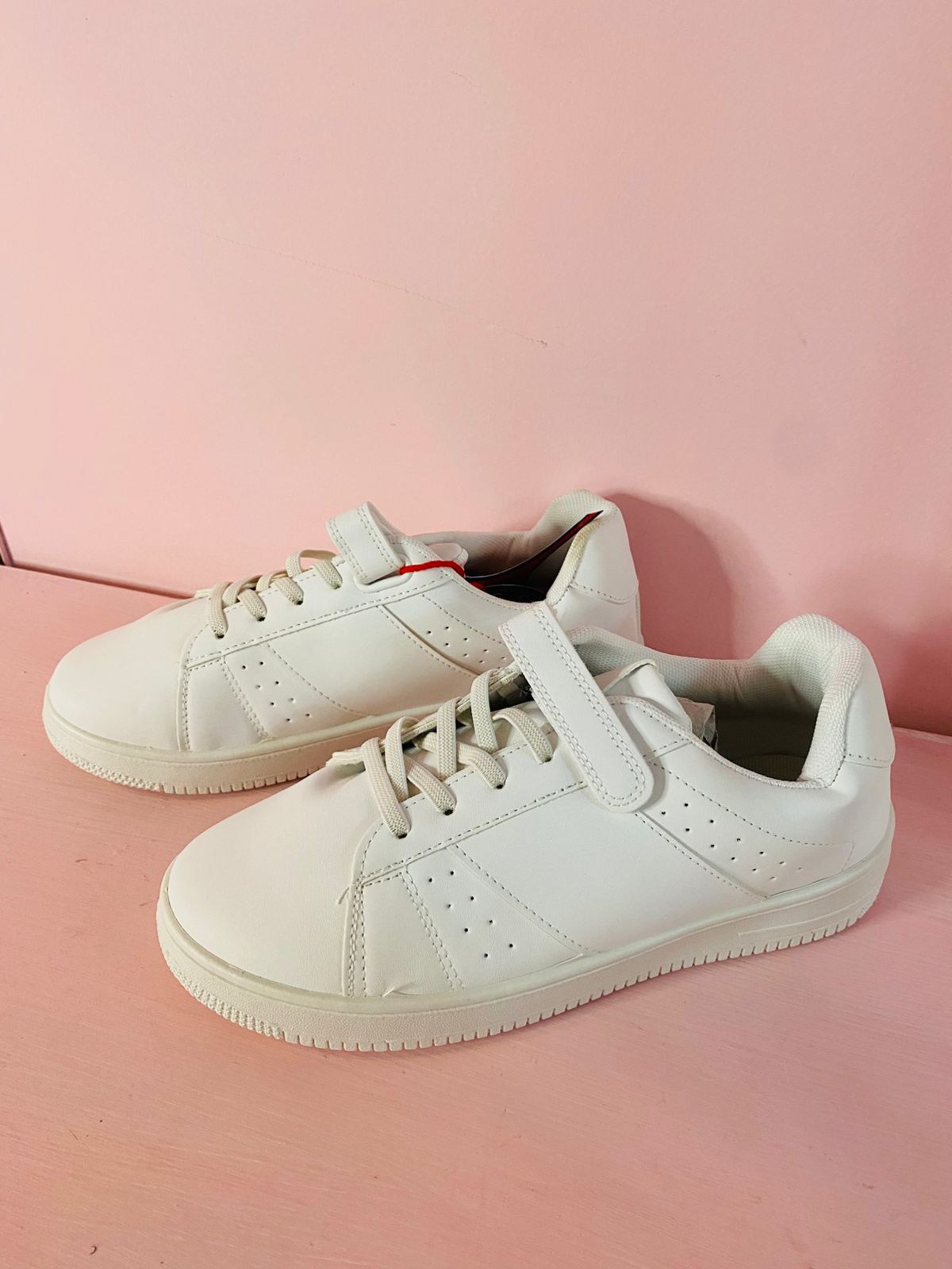 Tenis deportivos blancos 573-1403594 490390